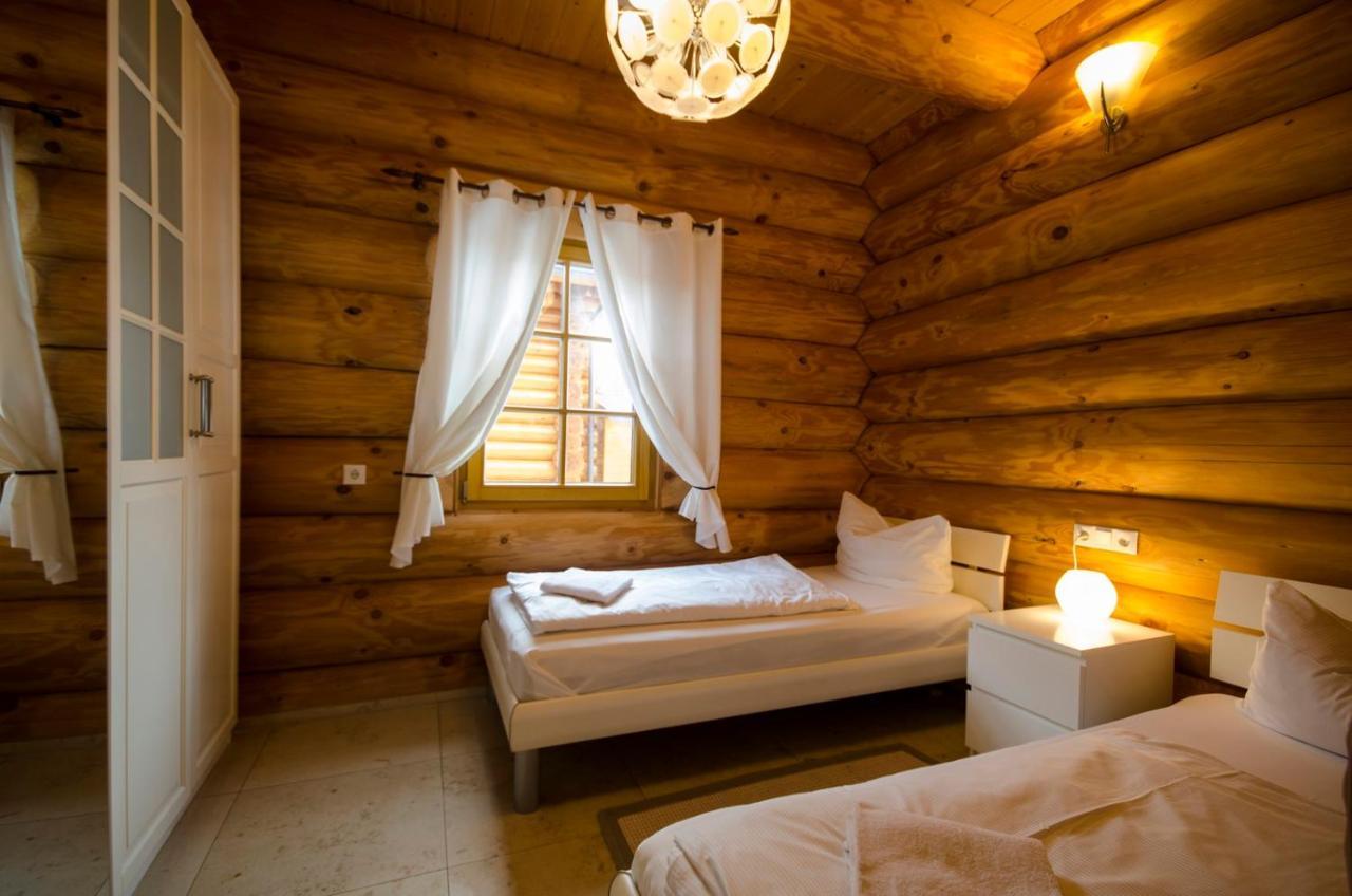 Luxus-Ferienhaus Blockhaus Chalet Nr 2 Toplage Am Feldberg Mit Sauna, Outdoor-Hottub, Kamin Auf 1300M Uem المظهر الخارجي الصورة